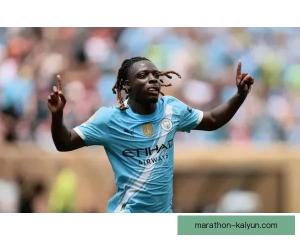 瓦拉内战术适配性分析：近期表现稳健，防守协同性持续提升提升